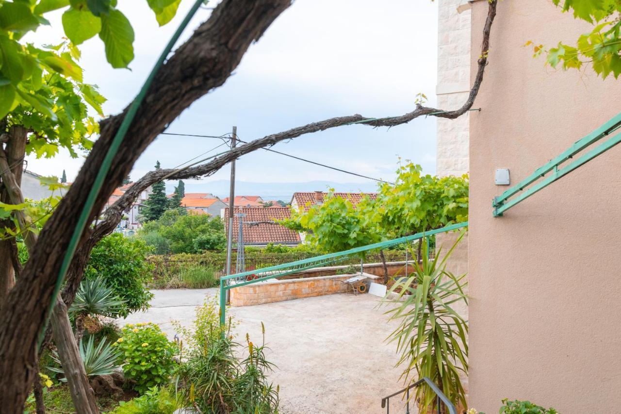 Ferienwohnung Bepa Supetar Exterior foto